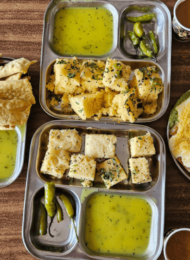 snacks in vadodara, best gujarati snacks near NH48, hotel grand darshan