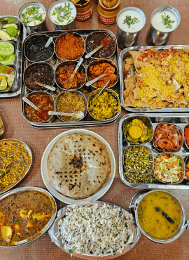 khodiyar kathiyawadi dhaba, kathiyawadi food, hotel grand darshan