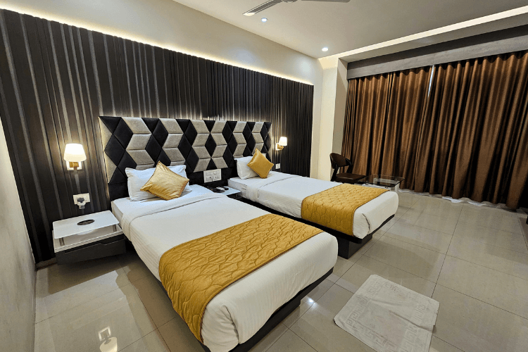 deluxe twin rooms, hotel rooms in Vadodara, hotel grand darshan