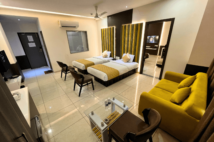 hotel with suite rooms, family suite rooms, hotel grand darshan